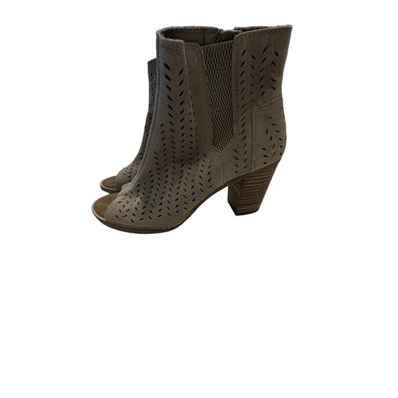 TOMS Desert Taupe Suede Majorca Heeled Peep toe Ankle Boot Women’s Size 8.5 - Picture 2 of 7